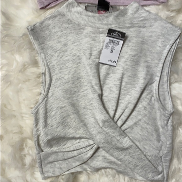 Crop tops‼️💕 - Picture 3 of 5